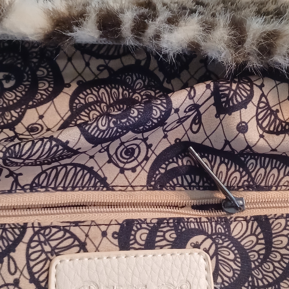 CARLOS BY CARLOS SANTANA WRISTLET/CLUTCH BAG - Picture 7 of 14